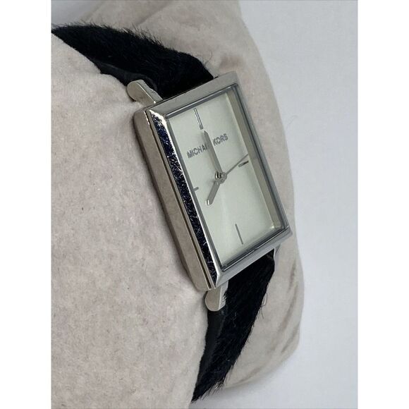 Michael Kors Harway MK2599 Women's Black Leather Analog Dial Quartz Watch MP862 - Picture 5 of 12